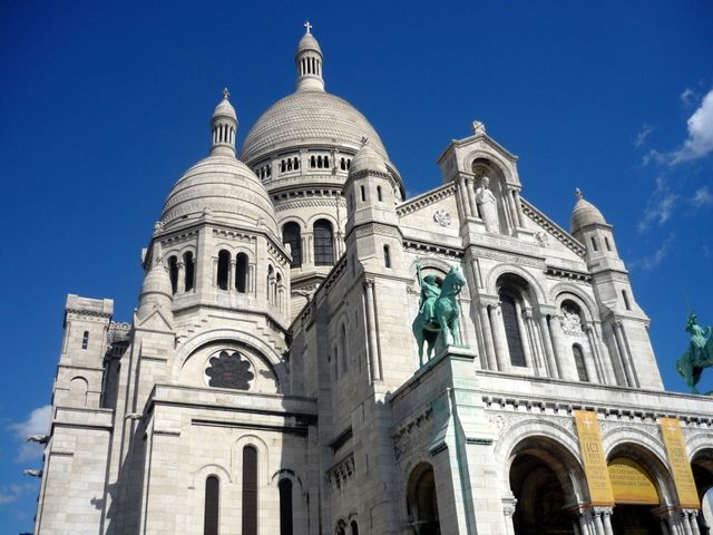 famous french monuments