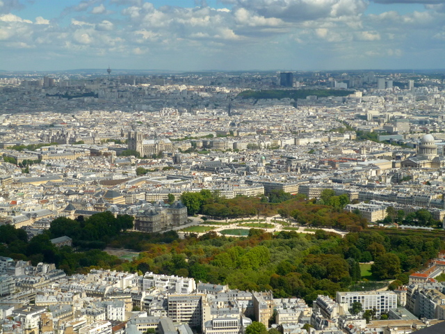 Luxembourg Garden © French Moments