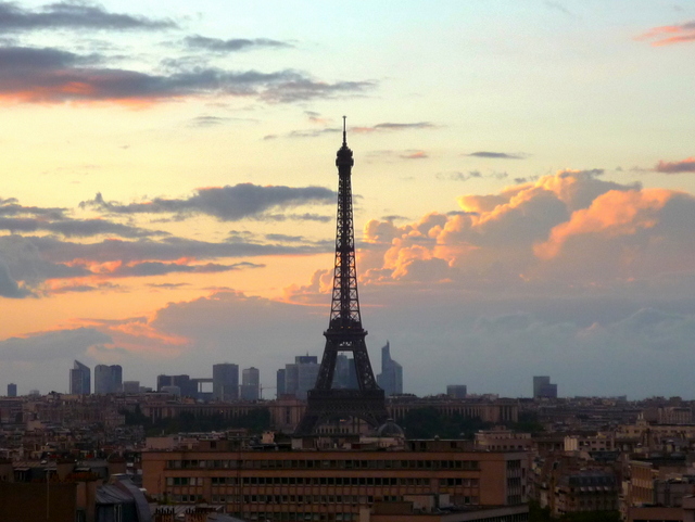 Eiffel Tower at sunset 03 © French Moments