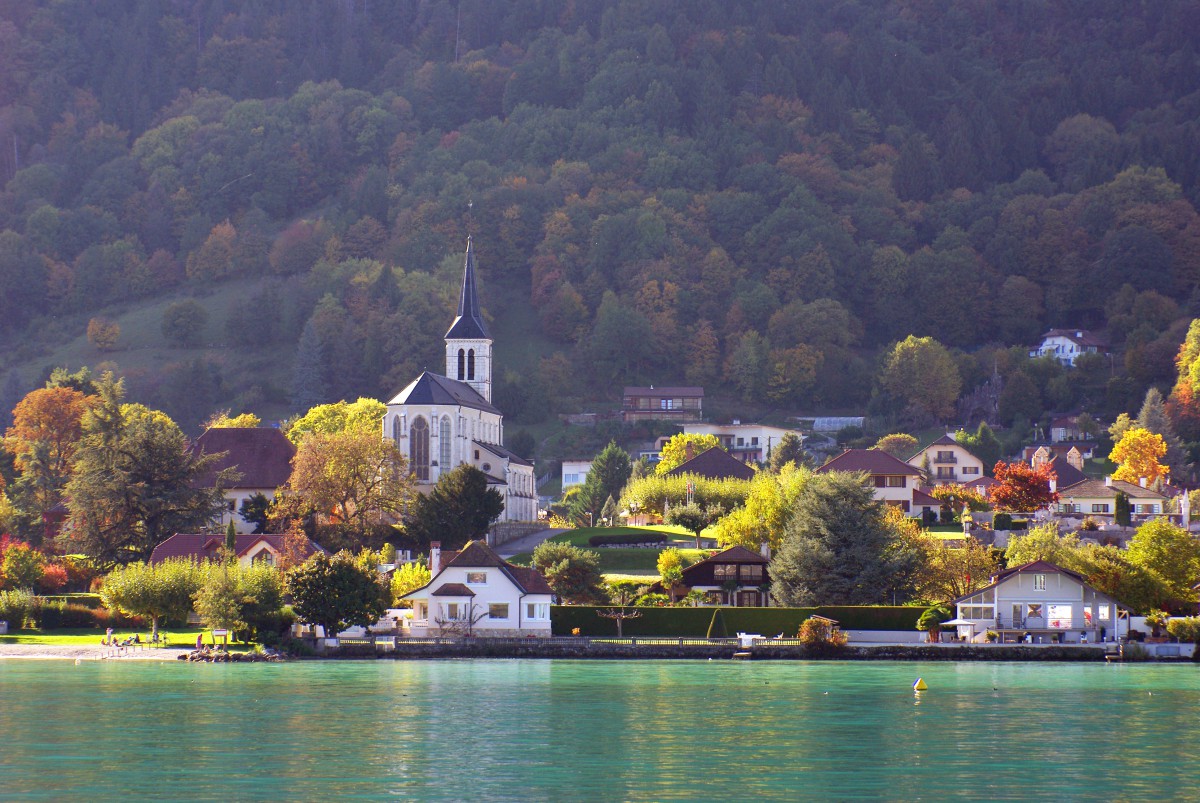 Sévrier, Lake Annecy in Autumn © French Moments