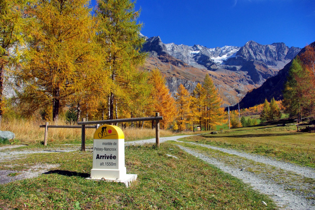 French Alps in Autumn © French Moments