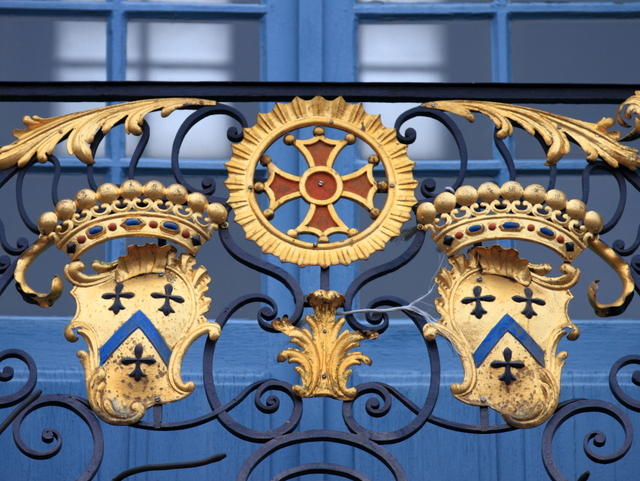 Coats of arms in balcony of Toulouse Capitole © Caroline Léna Becker - licence [CC BY-SA 3.0] from Wikimedia Commons
