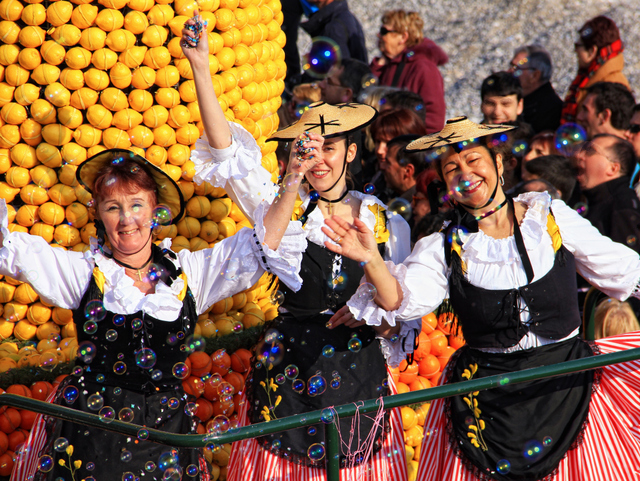 The Golden Fruit Parade in Menton © Office de Tourisme de Menton