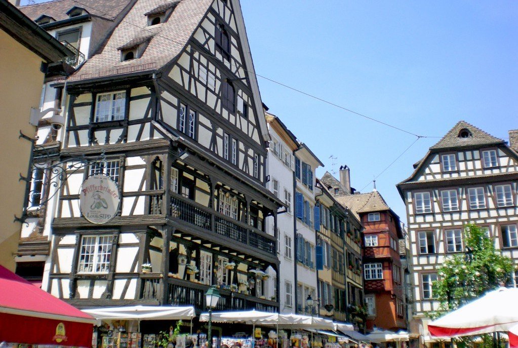 Things to see in Strasbourg: Place du Marché-aux-Cochons-de-Lait © French Moments