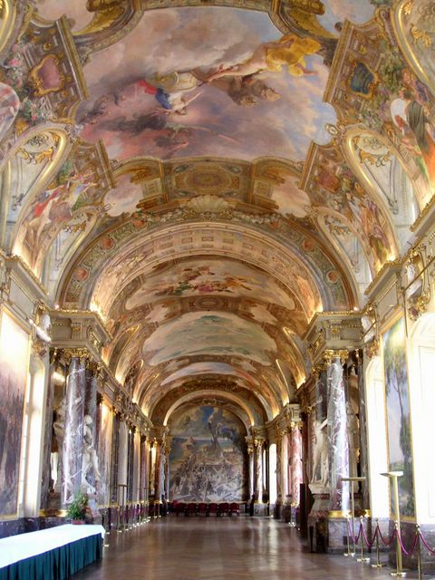 Toulouse Capitole Salle des Illustres © Wojsyl - licence [CC BY-SA 3.0] from Wikimedia Commons