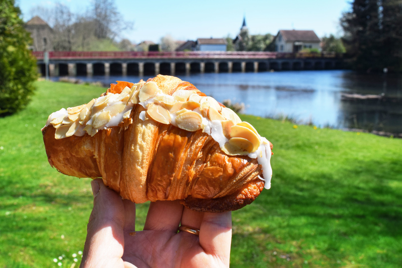 Reasons to visit France: Almond croissant © French Moments