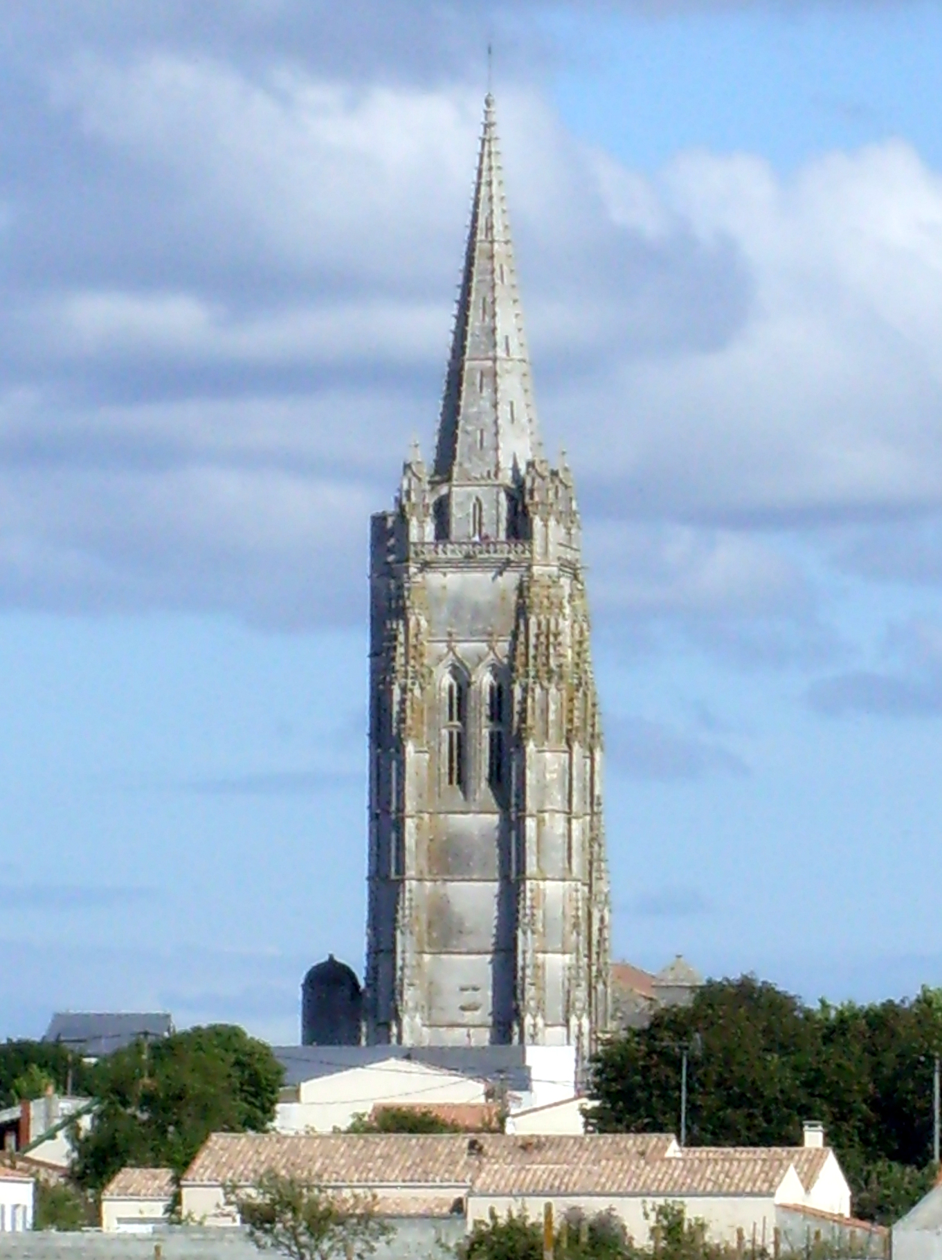 Saint-Pierre de Sales in Marennes © Cobber17 - licence [CC BY-SA 3.0] from Wikimedia Commons