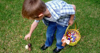 Easter Eggs Hunting Chasse aux Oeufs 16 © French Moments