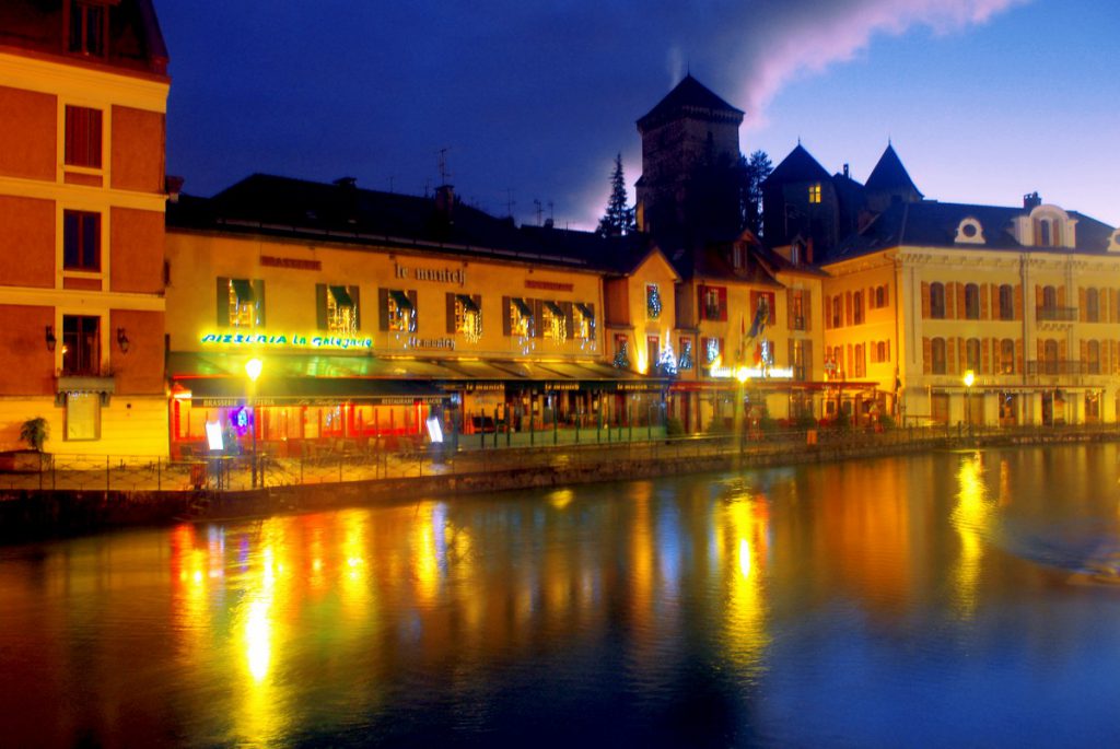 Annecy Christmas Market: What To See in 2022 - French Moments