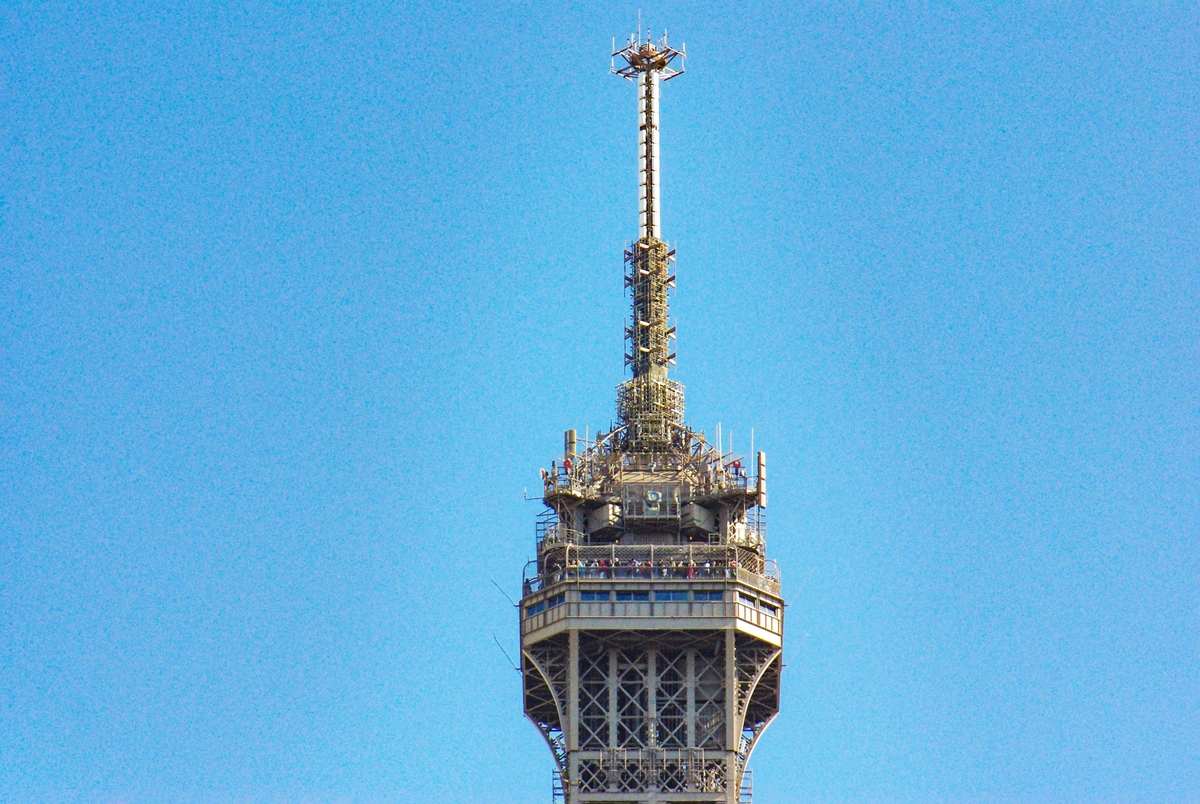 Top floor of the Eiffel Tower © French Moments