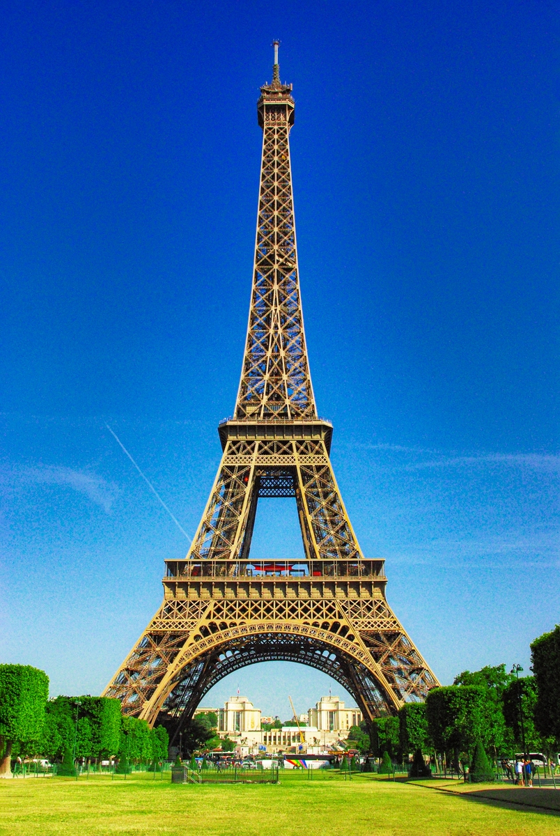 The Eiffel Tower today © French Moments