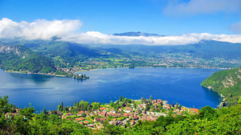 Planning your next trip - Lake Annecy Talloires Bay © French Moments