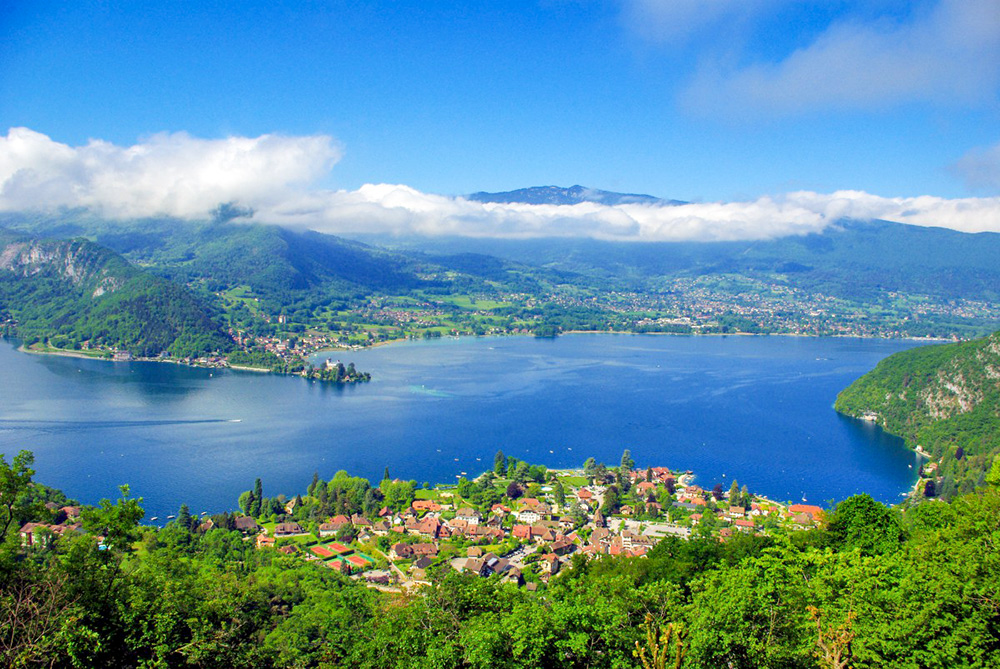 Lake Annecy Talloires Bay © French Moments