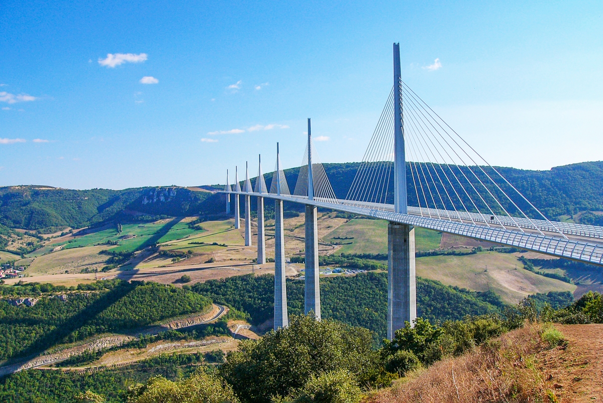 The Millau viaduct is a feat of modern engineering © Simon Cole - licence [CC BY 3.0] from Wikimedia Commons