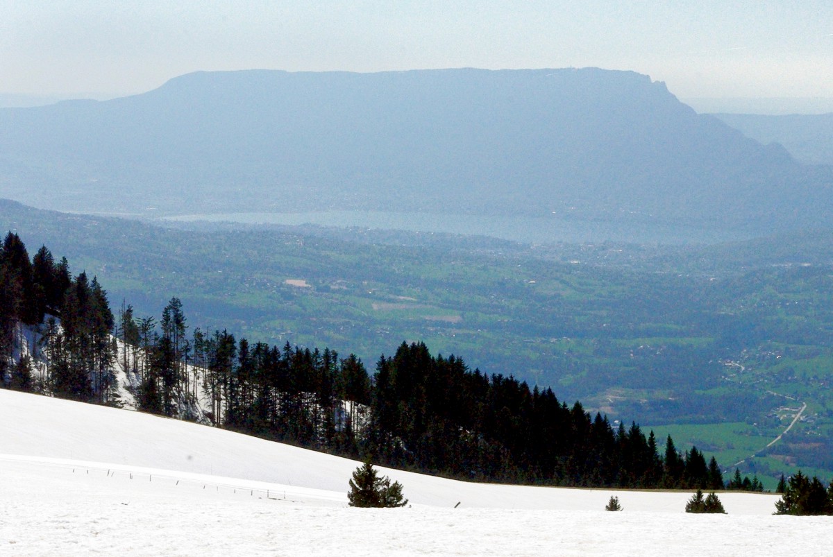 Lake Bourget and Dent du Chat seen from the Semnoz Mountain © French Moments