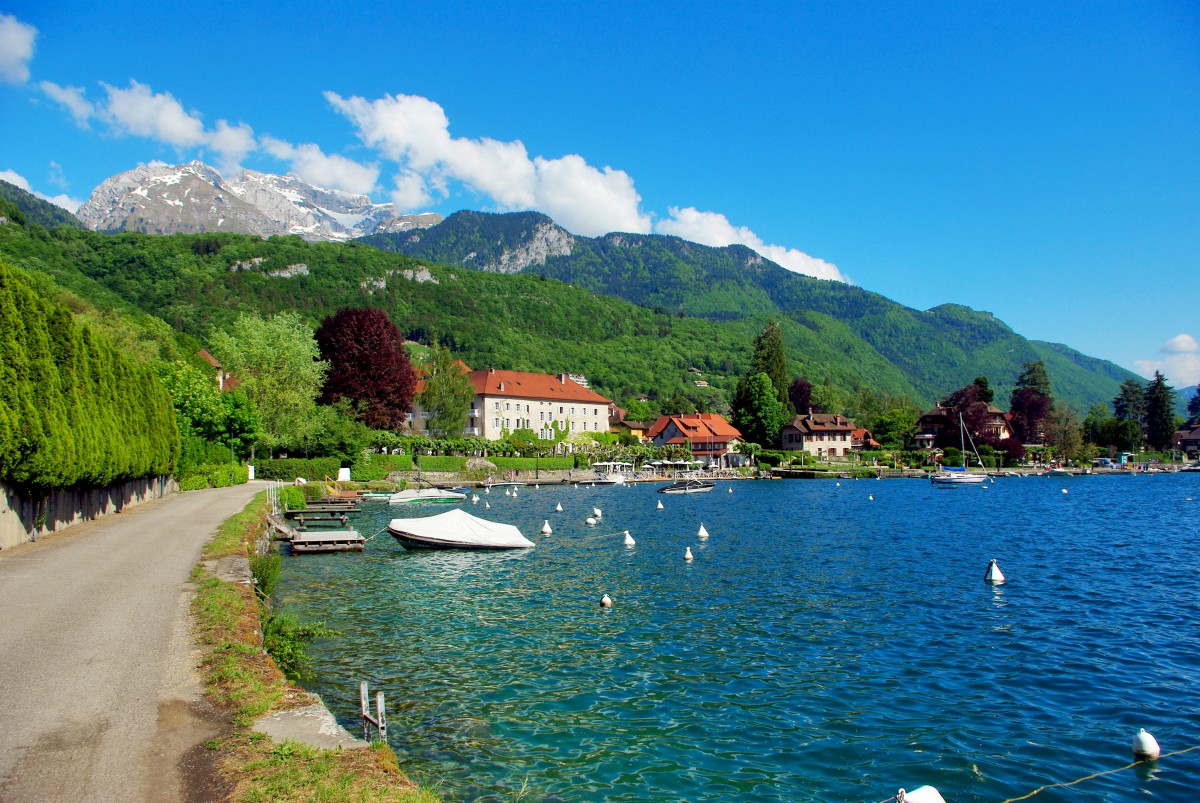 The bay of Talloires © French Moments