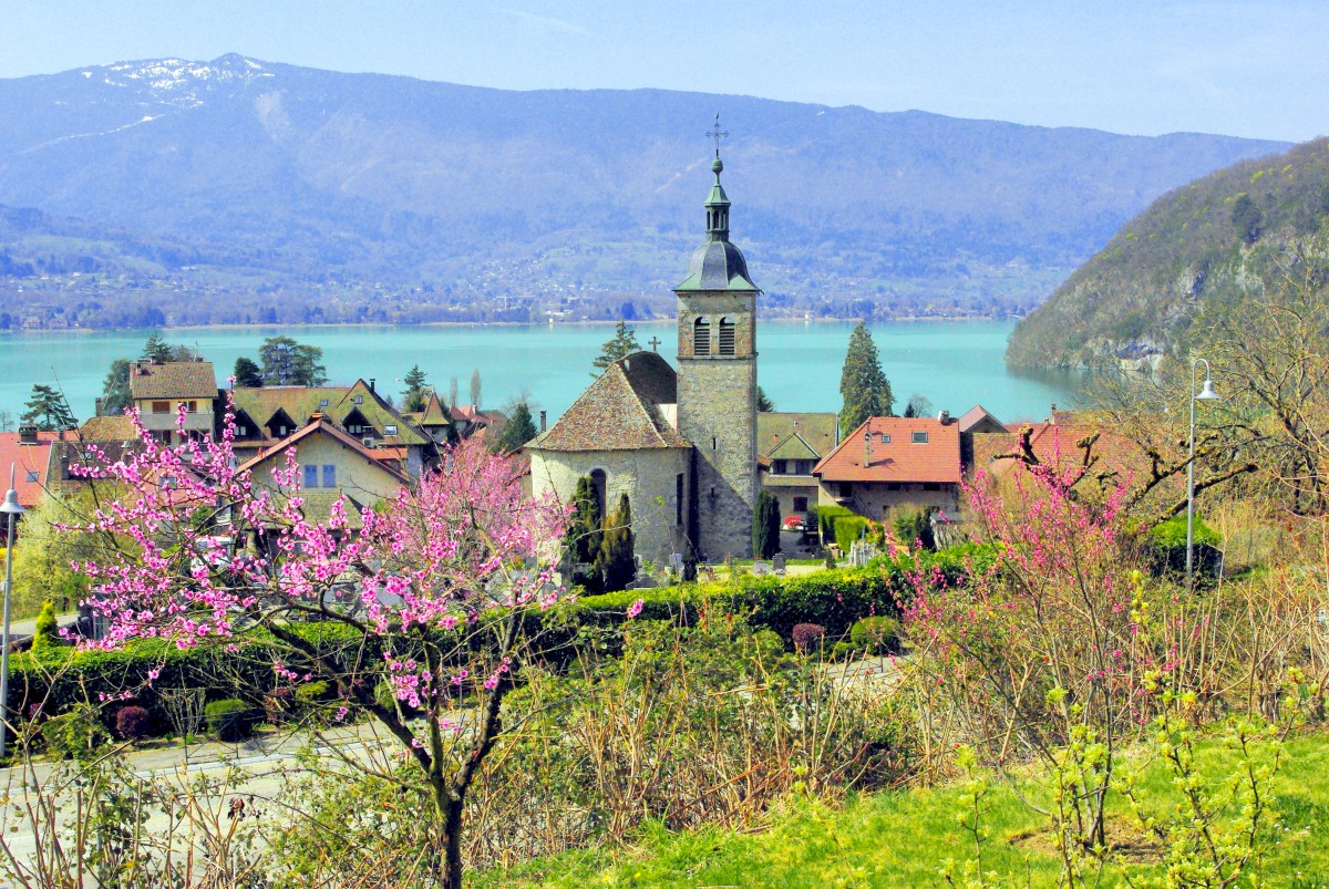 Spring in Talloires © French Moments