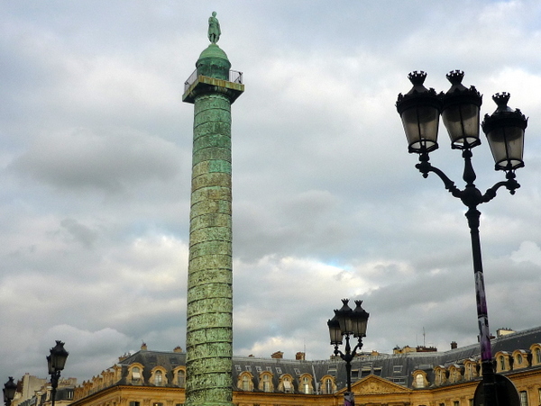 Lamp posts of Paris: place Vendôme © French Moments
