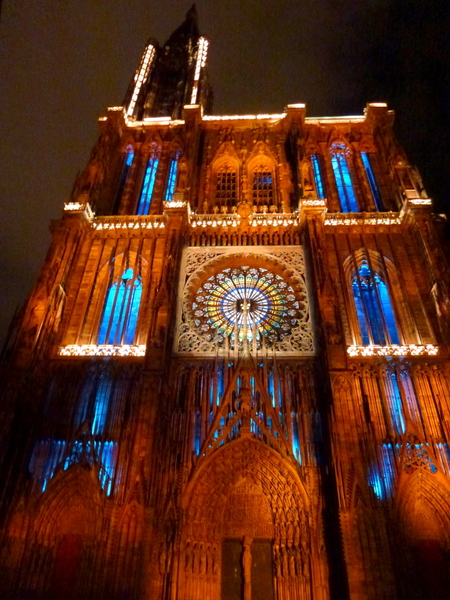 Strasbourg Cathedral Light Show © J.hagelüken - licence [CC BY-SA 3.0] from Wikimedia Commons