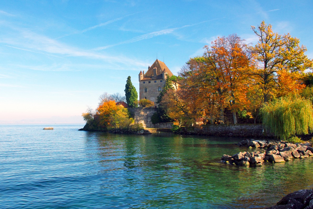 Yvoire on the shores of Lake Geneva © French Moments