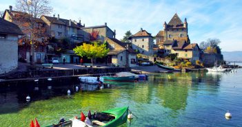 The harbour of Yvoire © French Moments