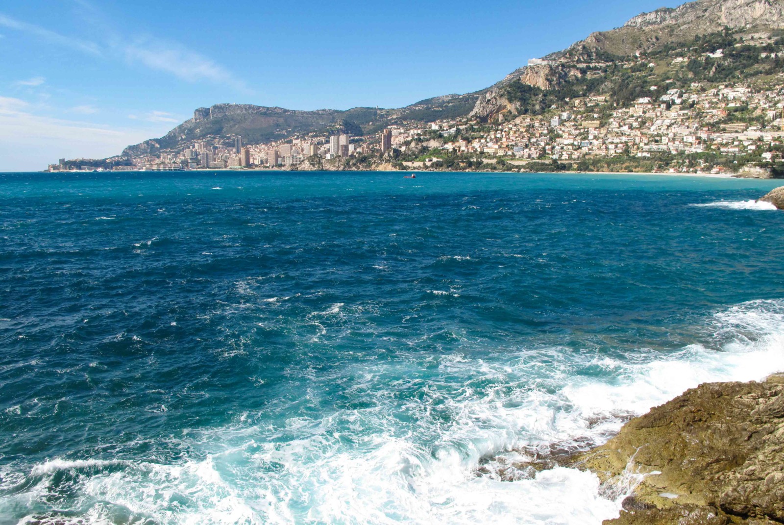 The view of Monaco from Cap Martin. Photo: Tangopaso (Public Domain)