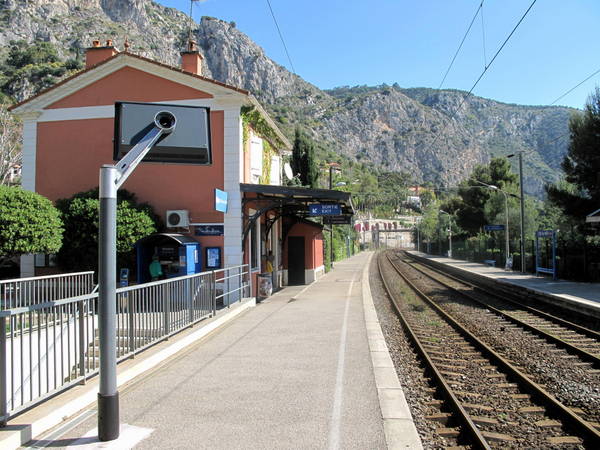 Eze-sur-Mer train station by Tangopaso (Public Domain)