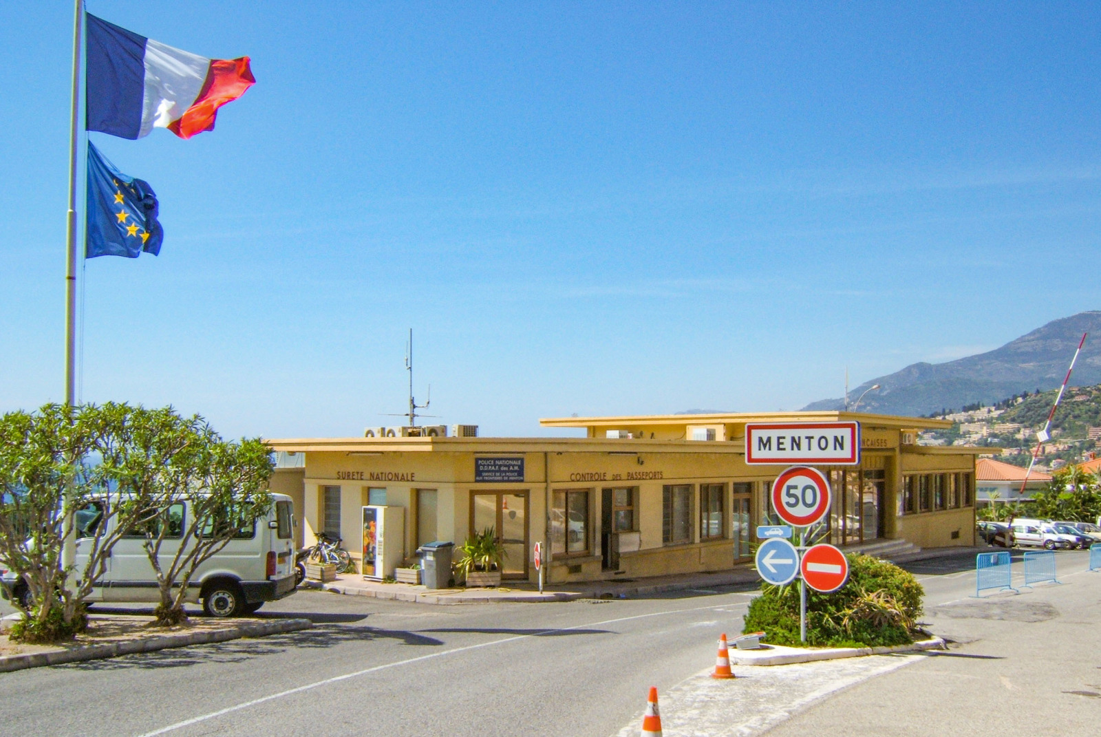 The French-Italian border. Photo: Tangopaso (Public Domain)