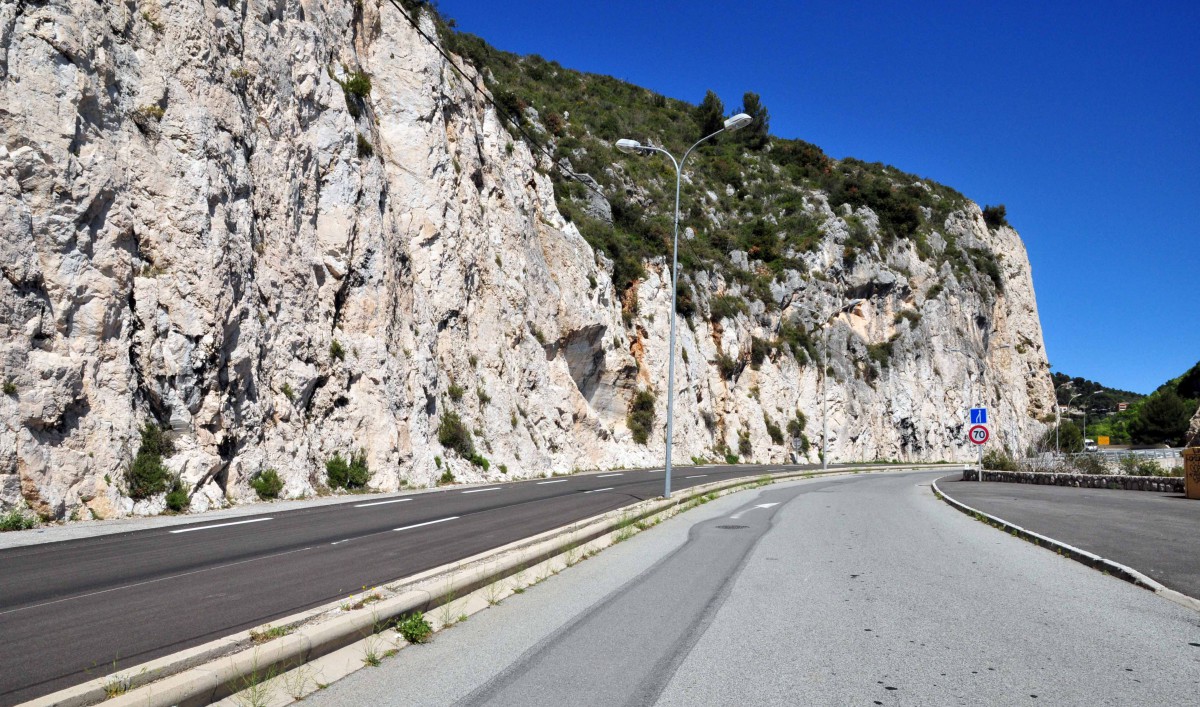 The Middle Corniche Road - Stock Photos from Pack-Shot - Shutterstock