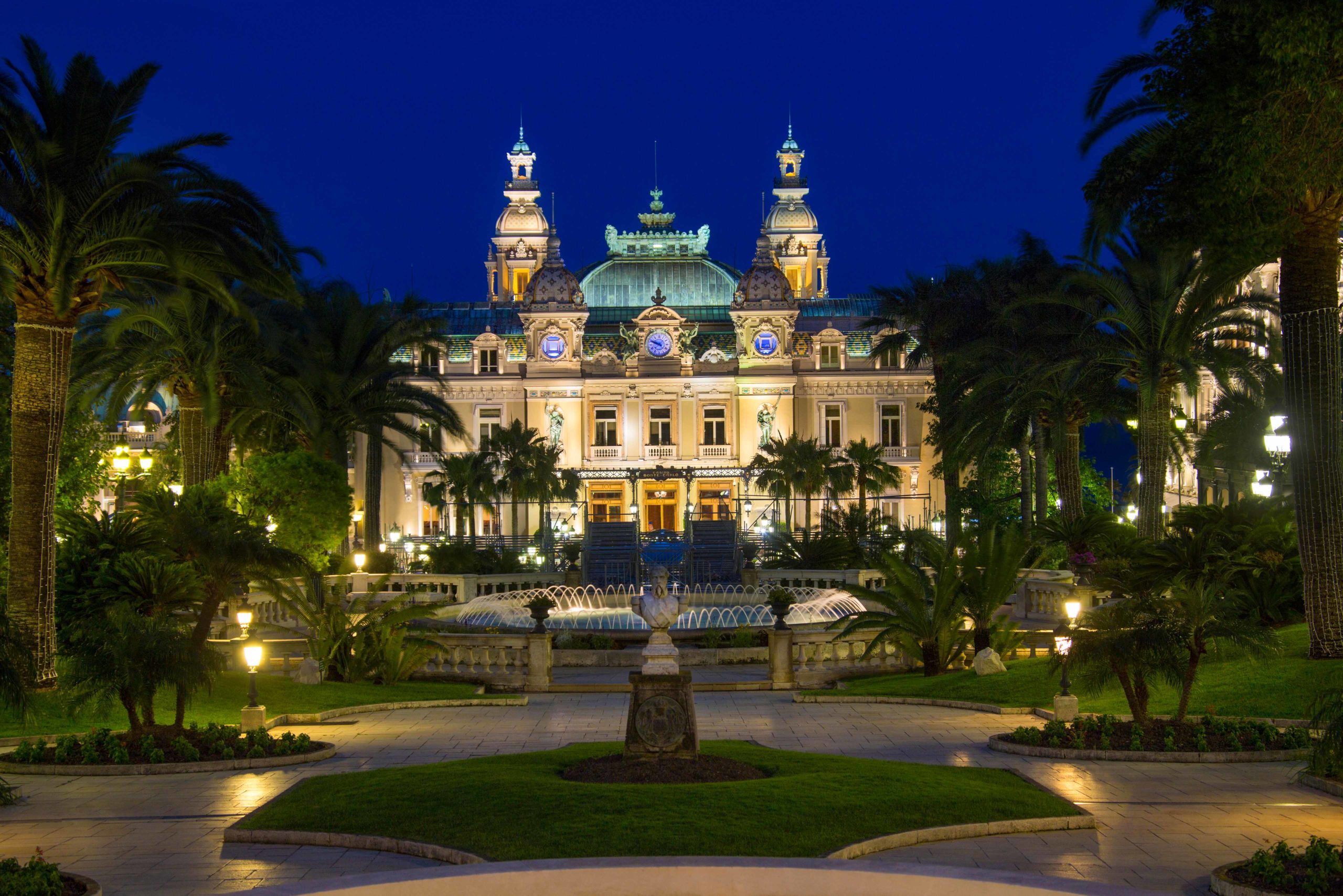 Monte-Carlo Casino - Monaco by night. Photo: @SteveAllenPhoto via Twenty20