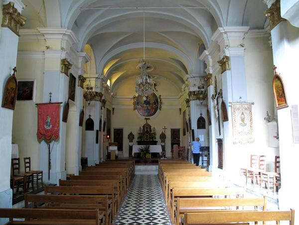 Notre-Dame des Neiges interior Sainte-Agnes by Tangopaso (Public Domain)
