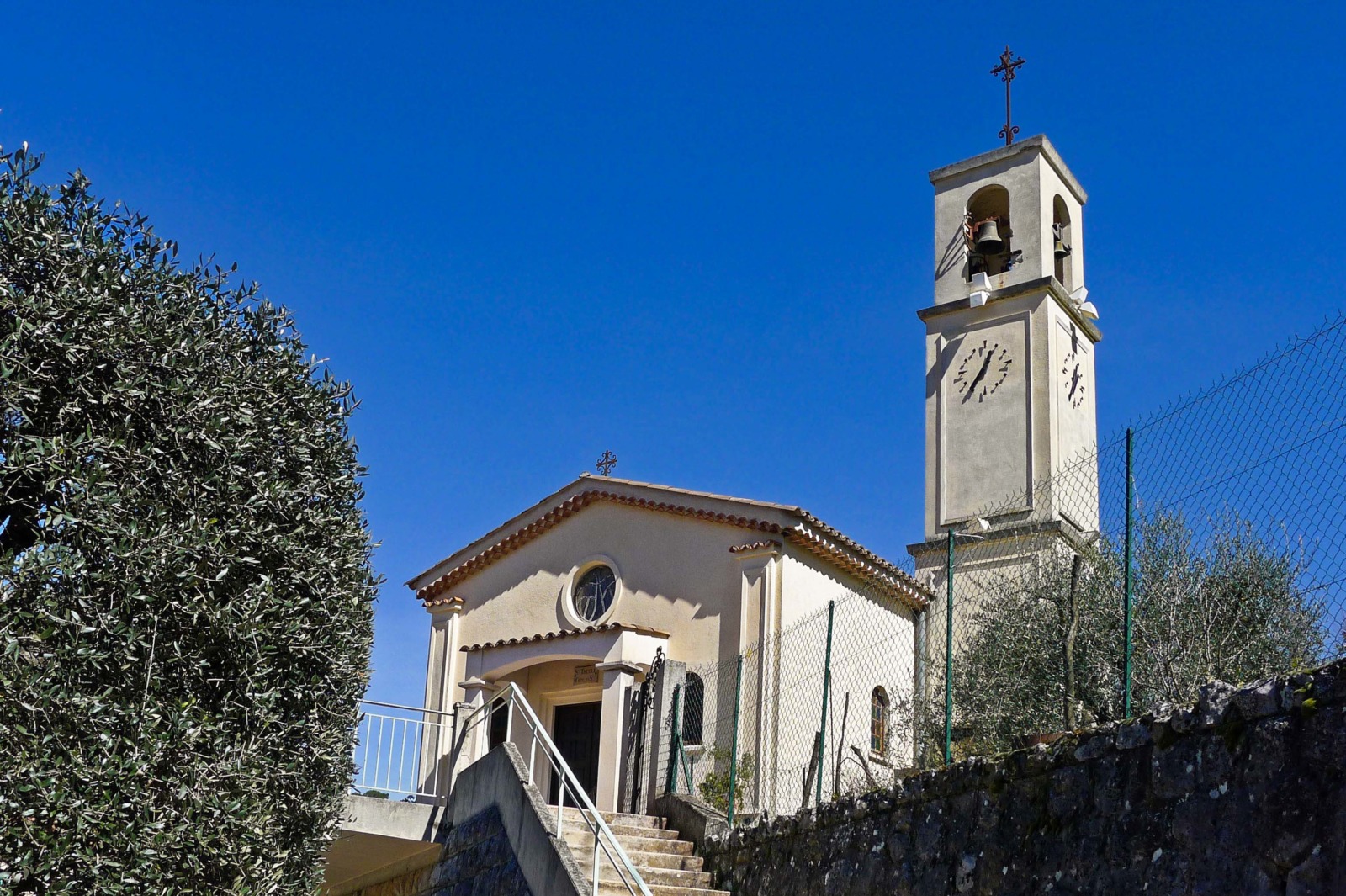 Sainte-Thècle - the parish church © Jpchevreau - licence [CC BY-SA 3.0] from Wikimedia Commons