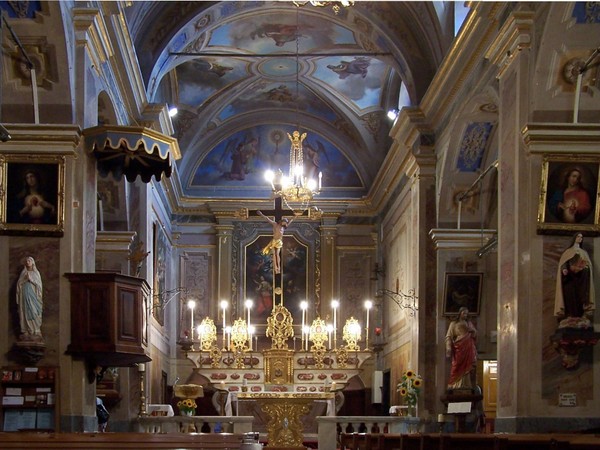 Inside the church of Roquebrune © Berthold Werner licence CC-BY-SA-3.0 from Wikimedia Commons