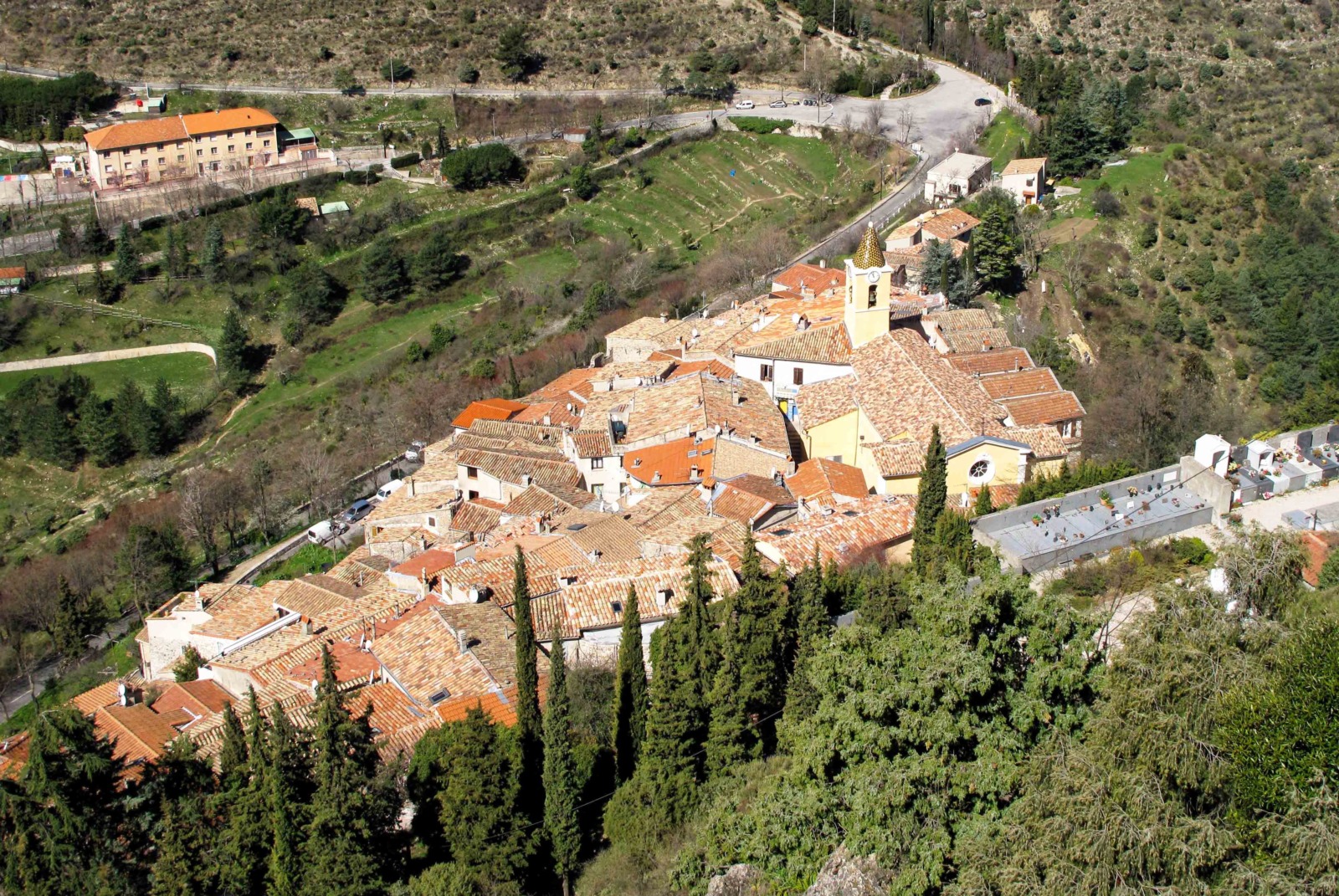 Upper view of the village. Photo: Tangopaso (Public Domain)