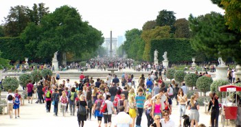 Walking in Paris: the Historical Axis © French Moments