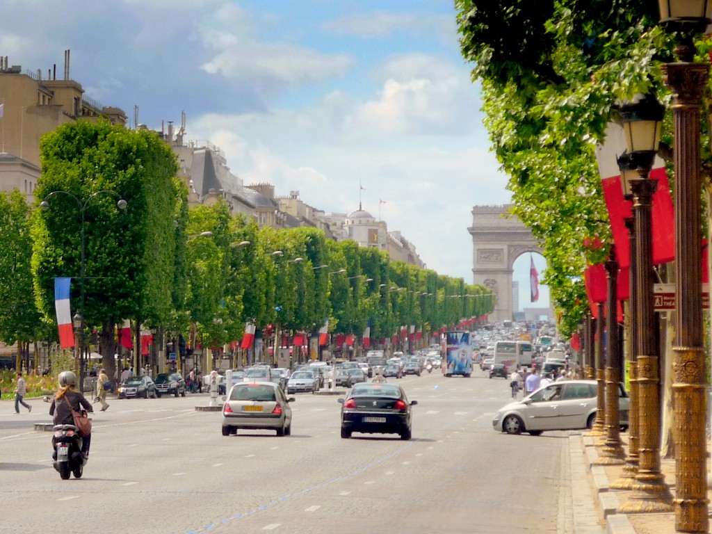 Champs-Élysées in 8th Arrondissement - Tours and Activities