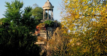 Nineteenth arrondissement of Paris Gloriette in Buttes Chaumont Paris © French Moments