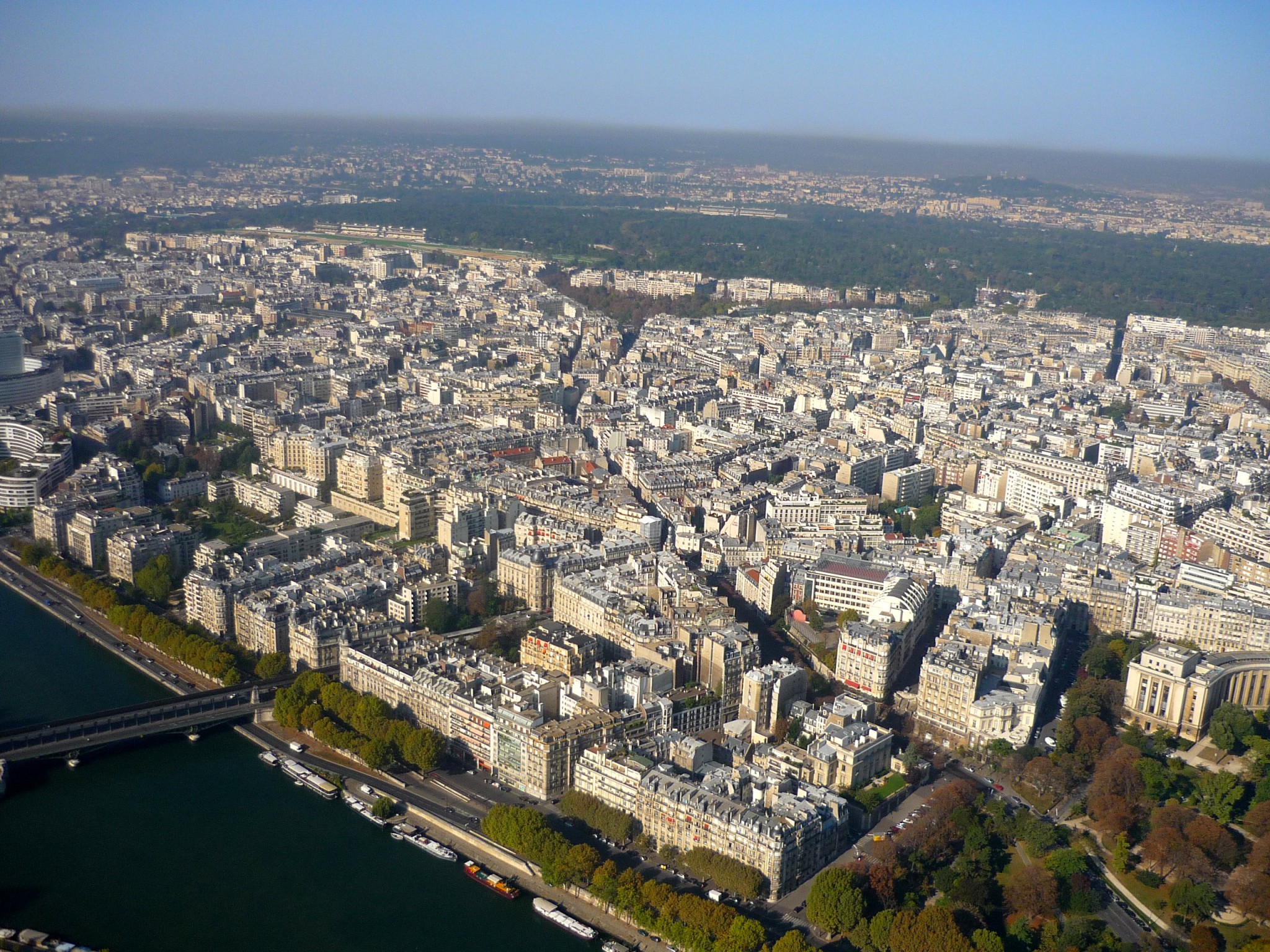 16th arrondissement of Paris © French Moments