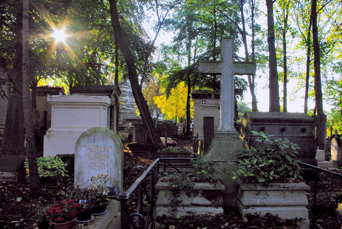 Pere Lachaise Cemetery © French Moments