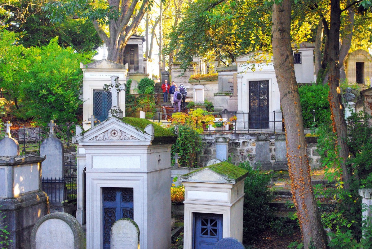 Pere Lachaise Cemetery © French Moments