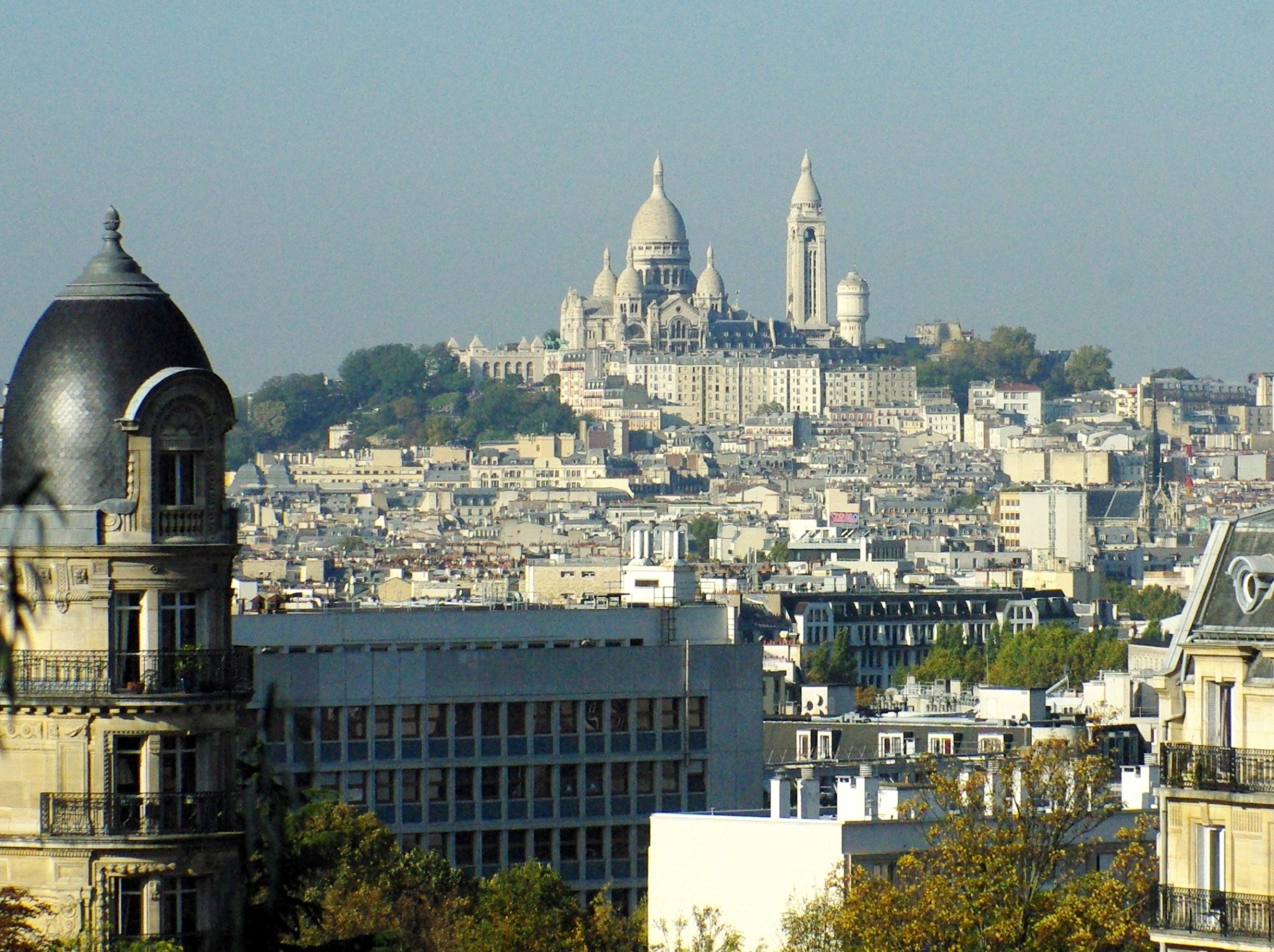 Sacré-Coeur from Buttes Chaumont © French Moments