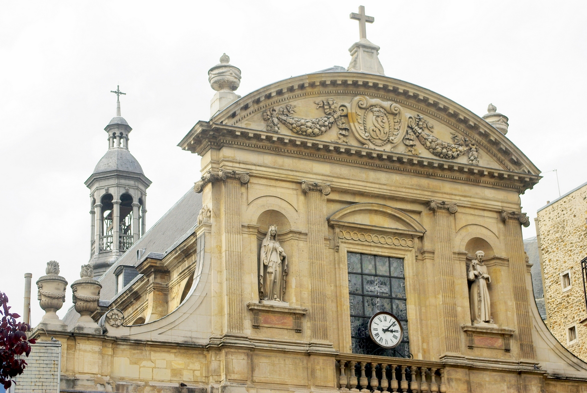 The façade of the church of Sainte-Elizabeth in Paris © French Moments
