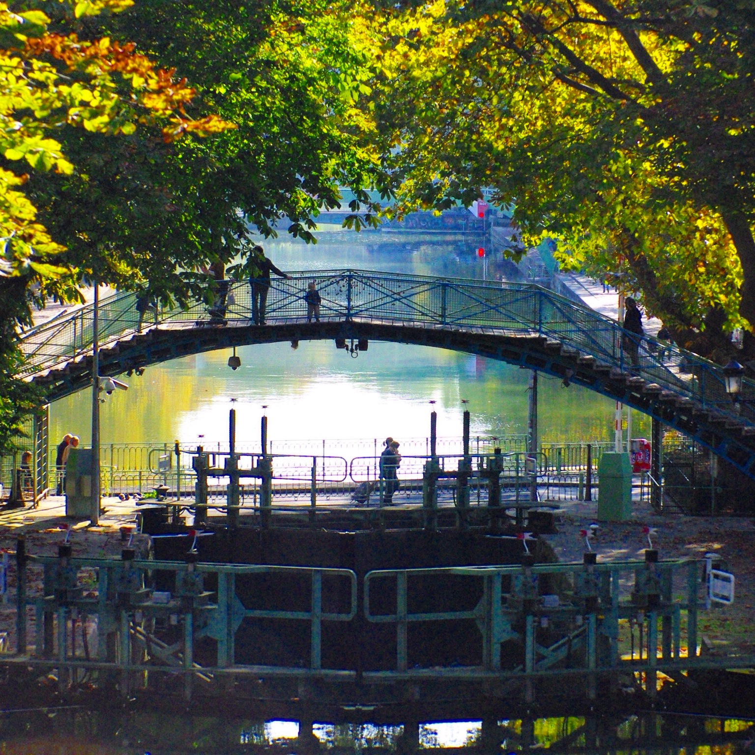 Canal Saint-Martin in Autumn © French Moments