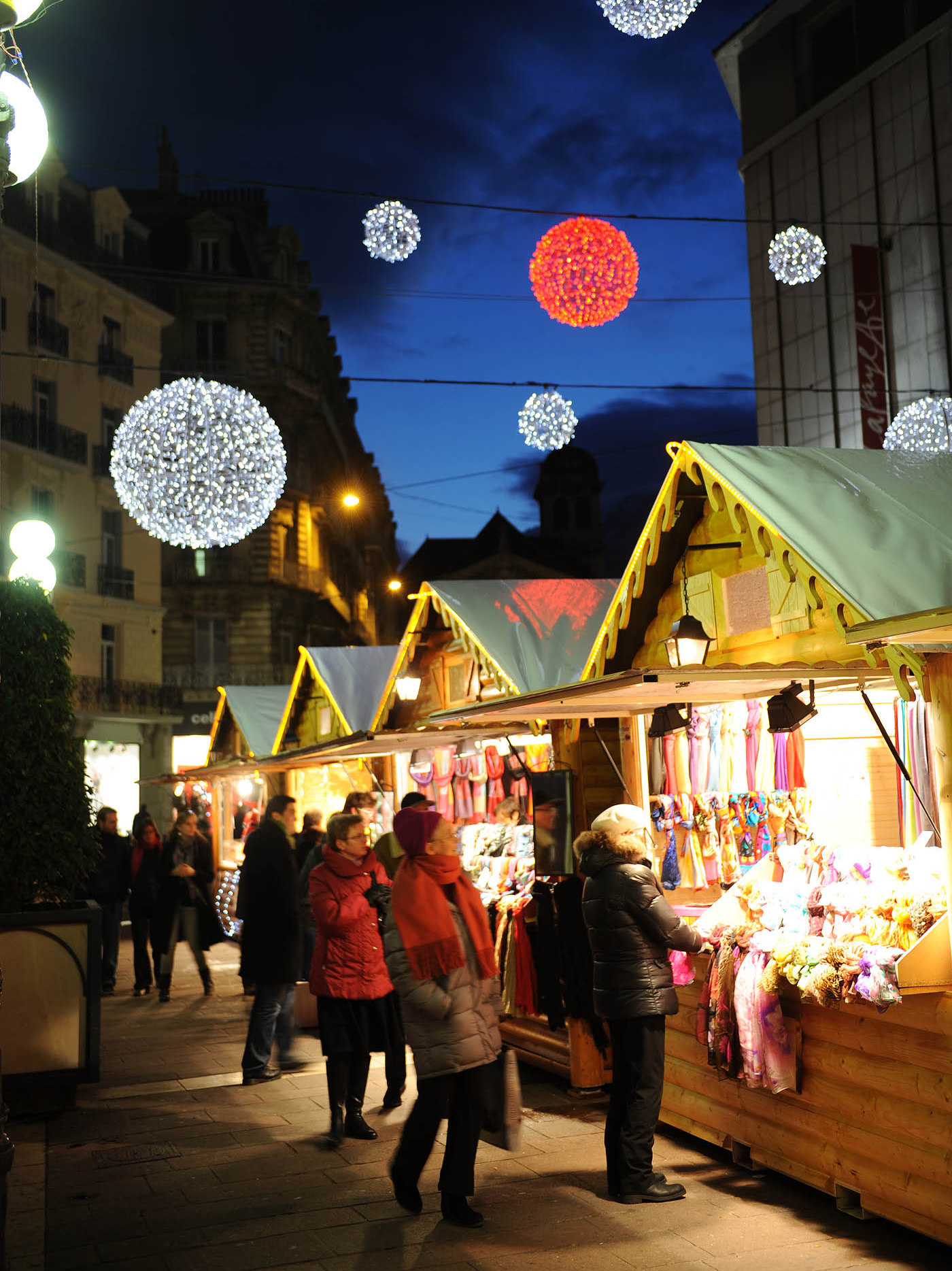 Grenoble Christmas Market - Place Grenette © JM Francillon - Ville de Grenoble