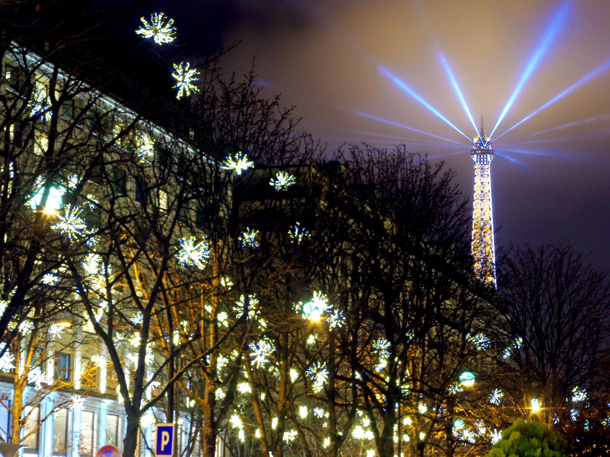 Avenue Montaigne - Paris New Year's Eve © French Moments