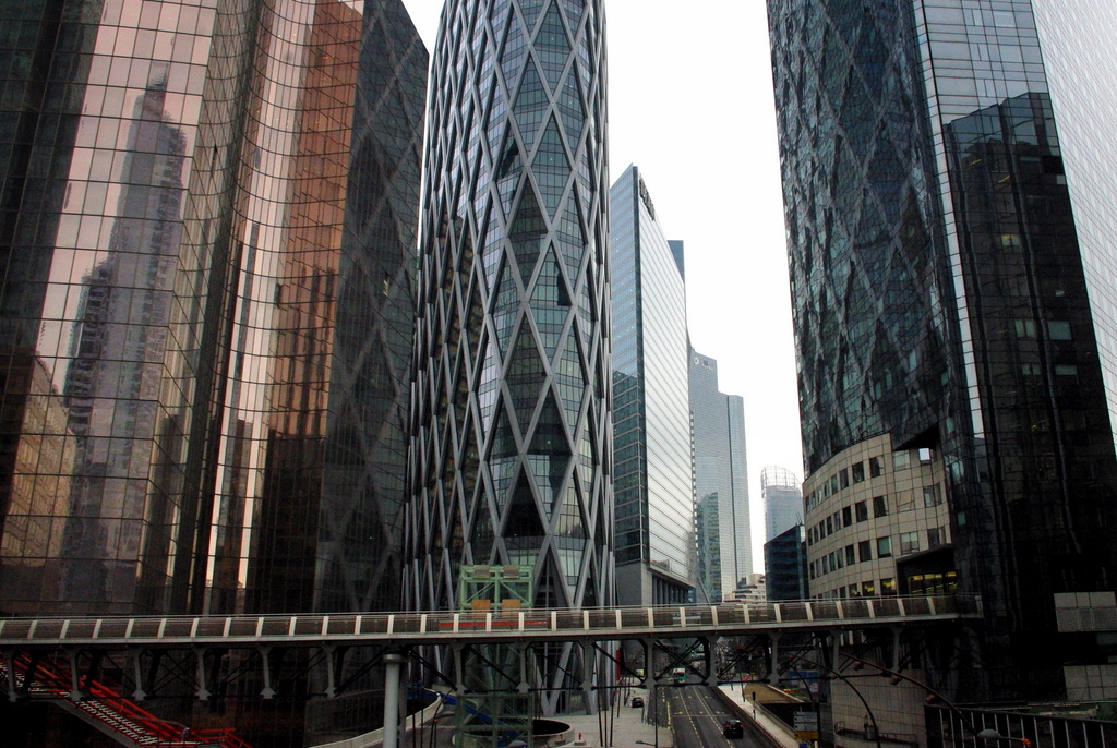 Winter Walk in La Défense © French Moments