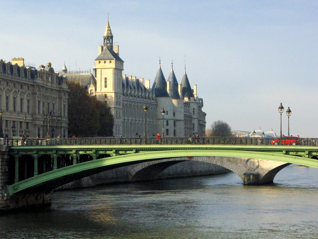 The Conciergerie by the River Seine © French Moments