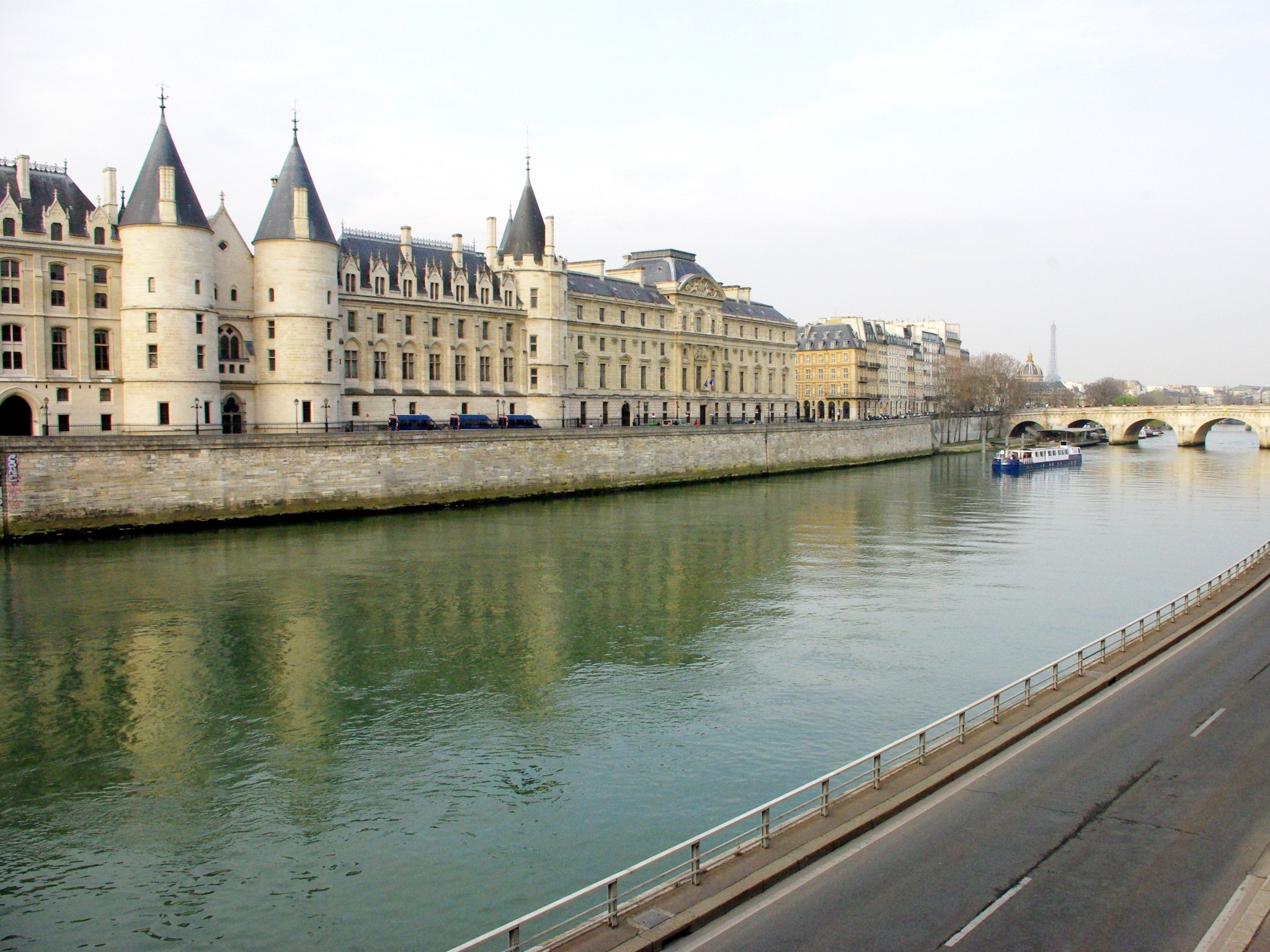 Conciergerie 05 © French Moments