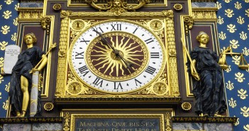 Conciergerie Clock, Paris Conciergerie 22 © French Moments