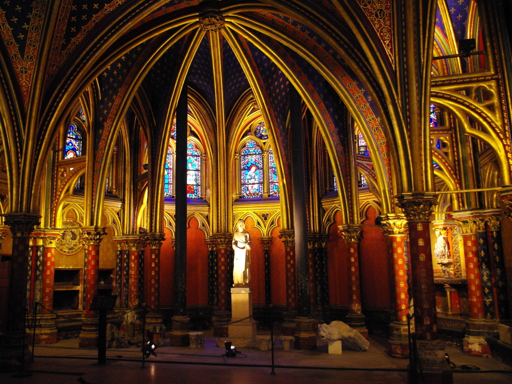Lower Chapel of Sainte-Chapelle © French Moments